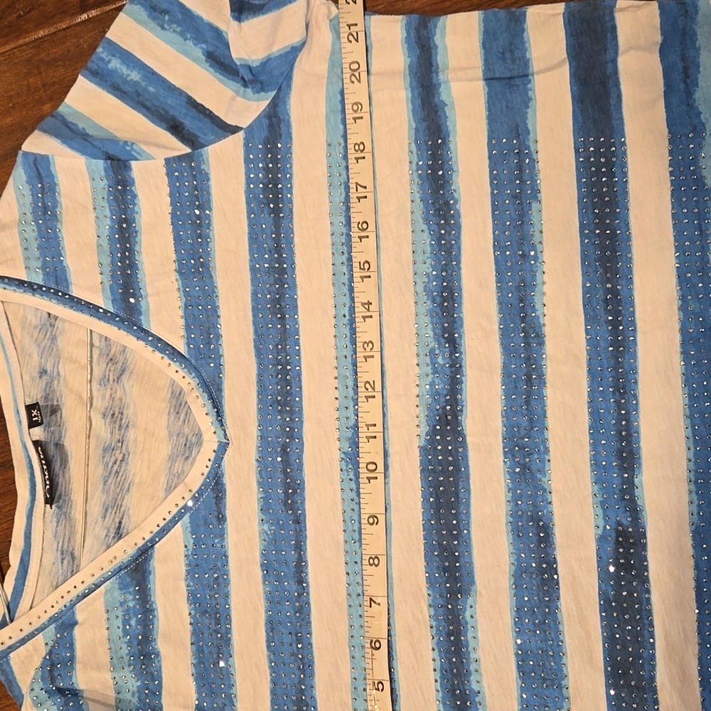 Onque Casual Blue and White Striped V-Neck Top With Silver Stud Accents - Picture 6 of 7